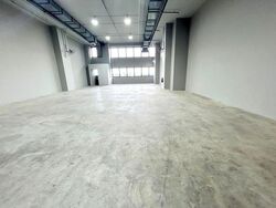Carros Centre (D25), Factory #630133011